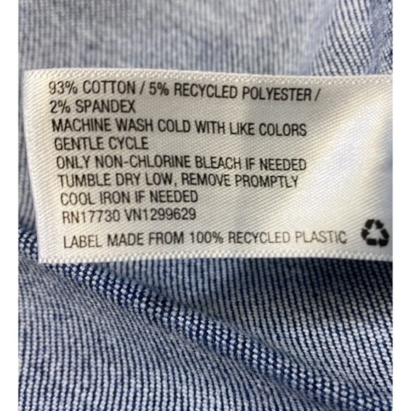 Ava & Viv Women's Plus Cropped Lightweight Denim Jacket Darkwash Size 1X - Picture 8 of 10